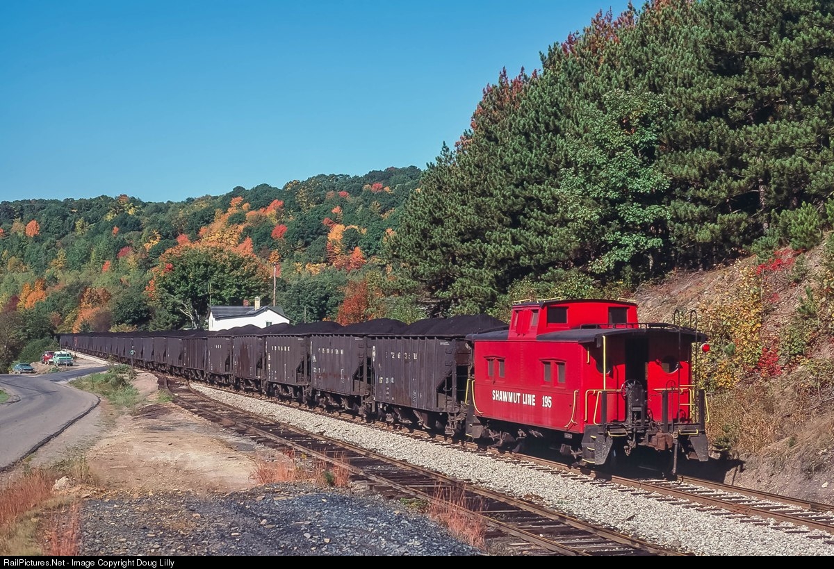 Here’s a center cupola – Pittsburg & Shawmut Line (PS) #189, Timblin, PA, 1983.