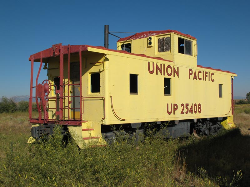 I believe this is an inactive caboose pic – UP #25408 in Walden, CO, 2008.  Somebody’s done a nice job keeping it up.